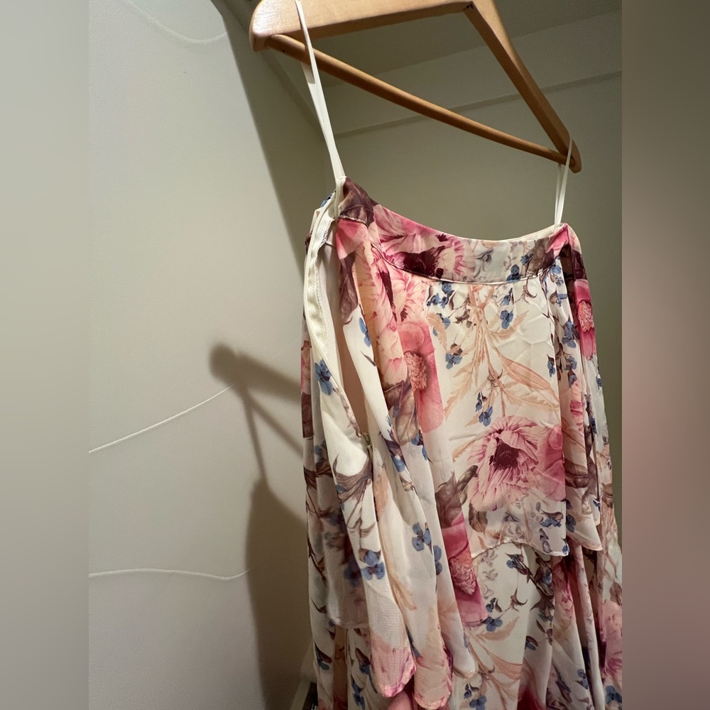 ASOS LUXE ruched wrap tiered maxi skirt in floral print - Picture 6 of 11